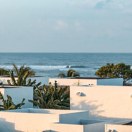 Amber Lombok Beach Resort セロング・ベラナク エクステリア 写真
