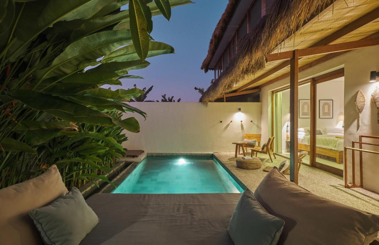 Amber Lombok Beach Resort セロング・ベラナク エクステリア 写真