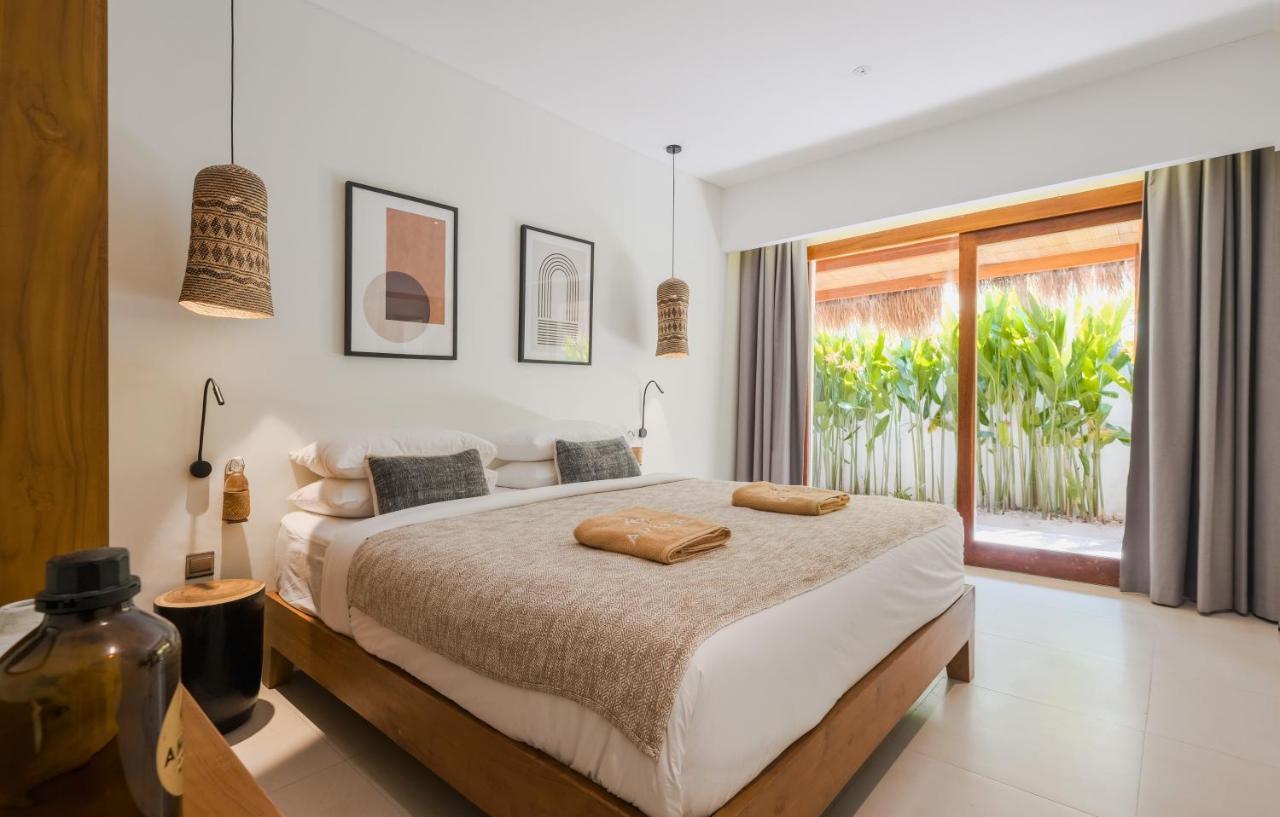 Amber Lombok Beach Resort セロング・ベラナク エクステリア 写真