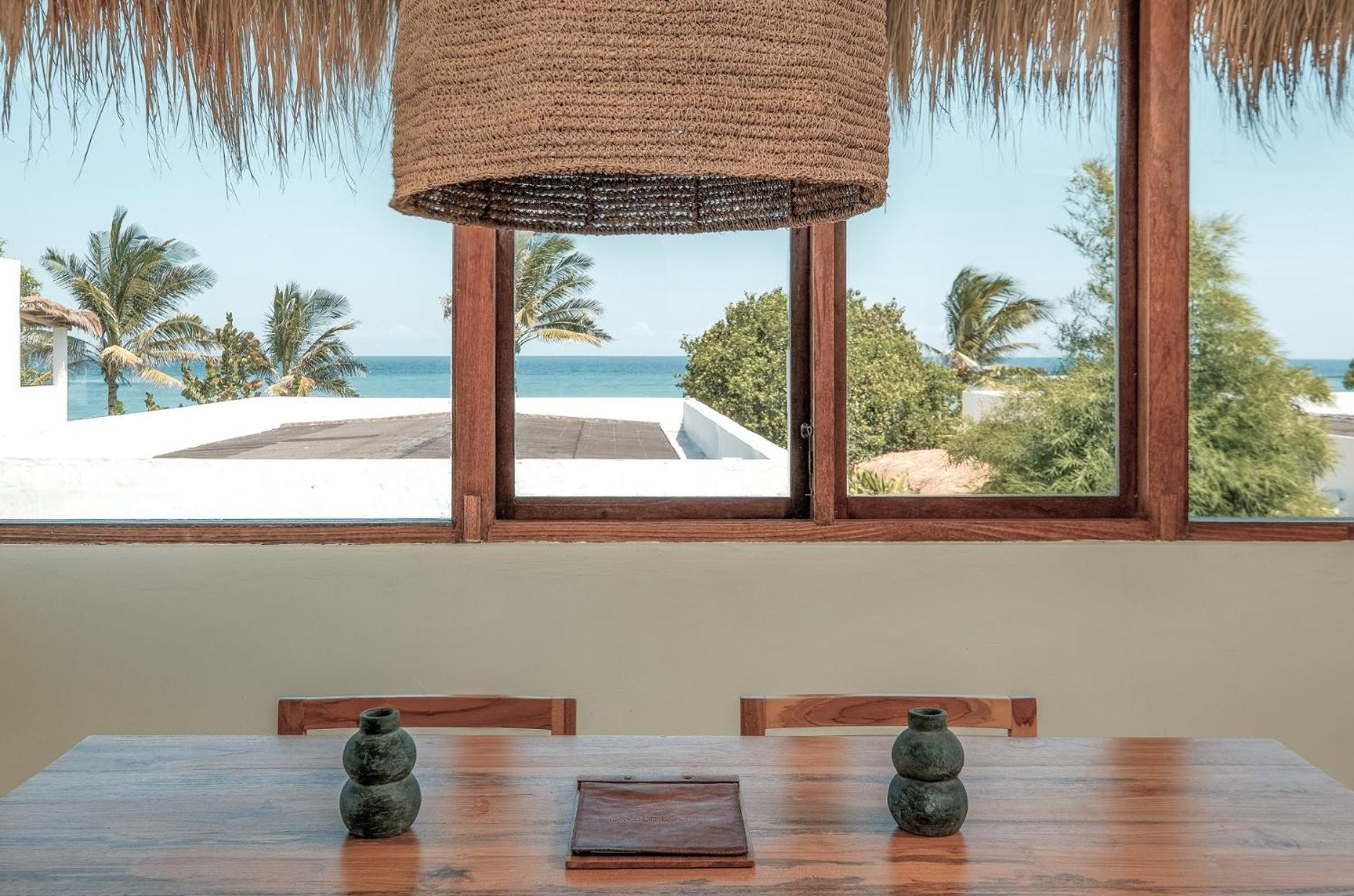 Amber Lombok Beach Resort セロング・ベラナク エクステリア 写真