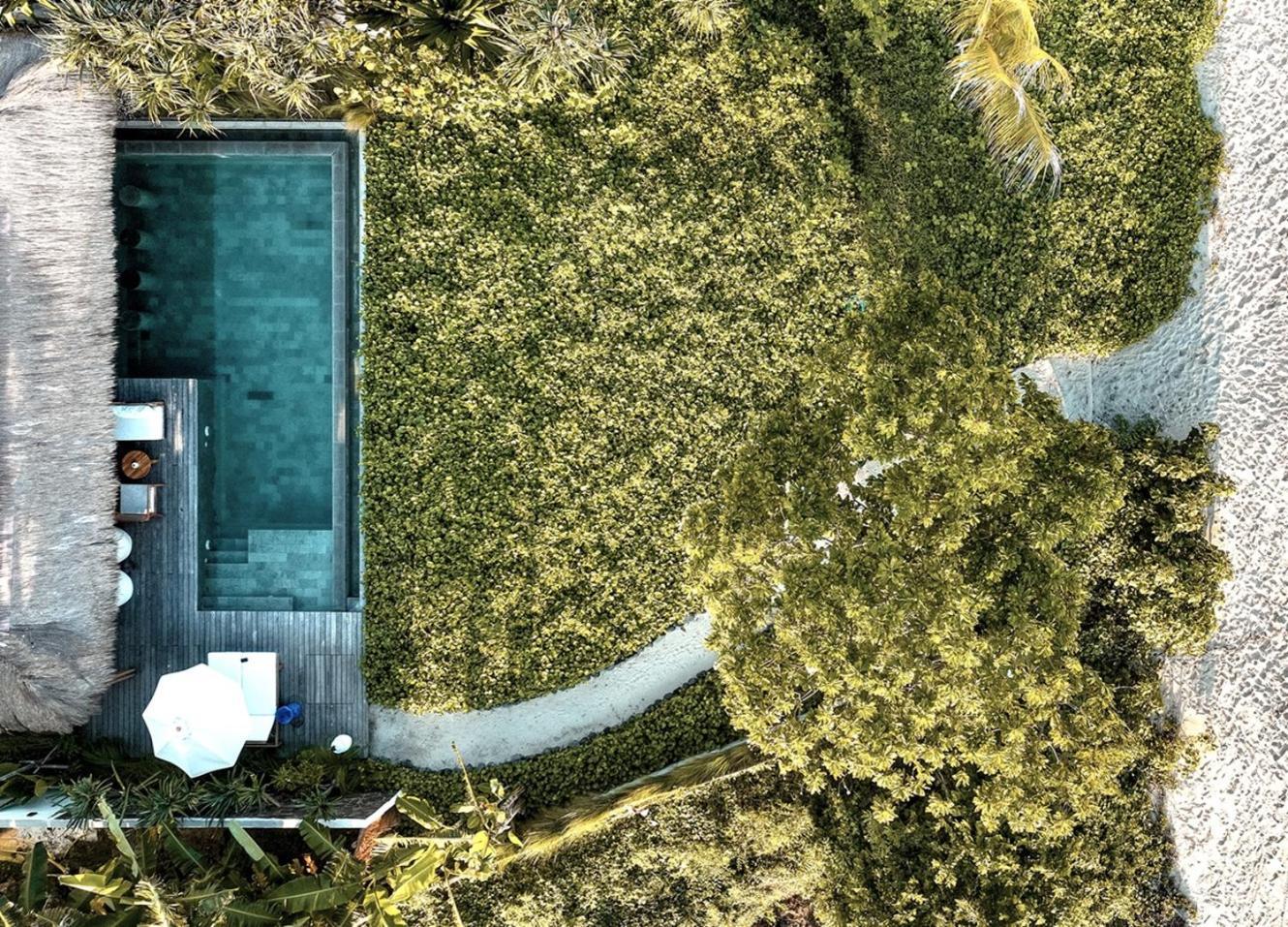 Amber Lombok Beach Resort セロング・ベラナク エクステリア 写真
