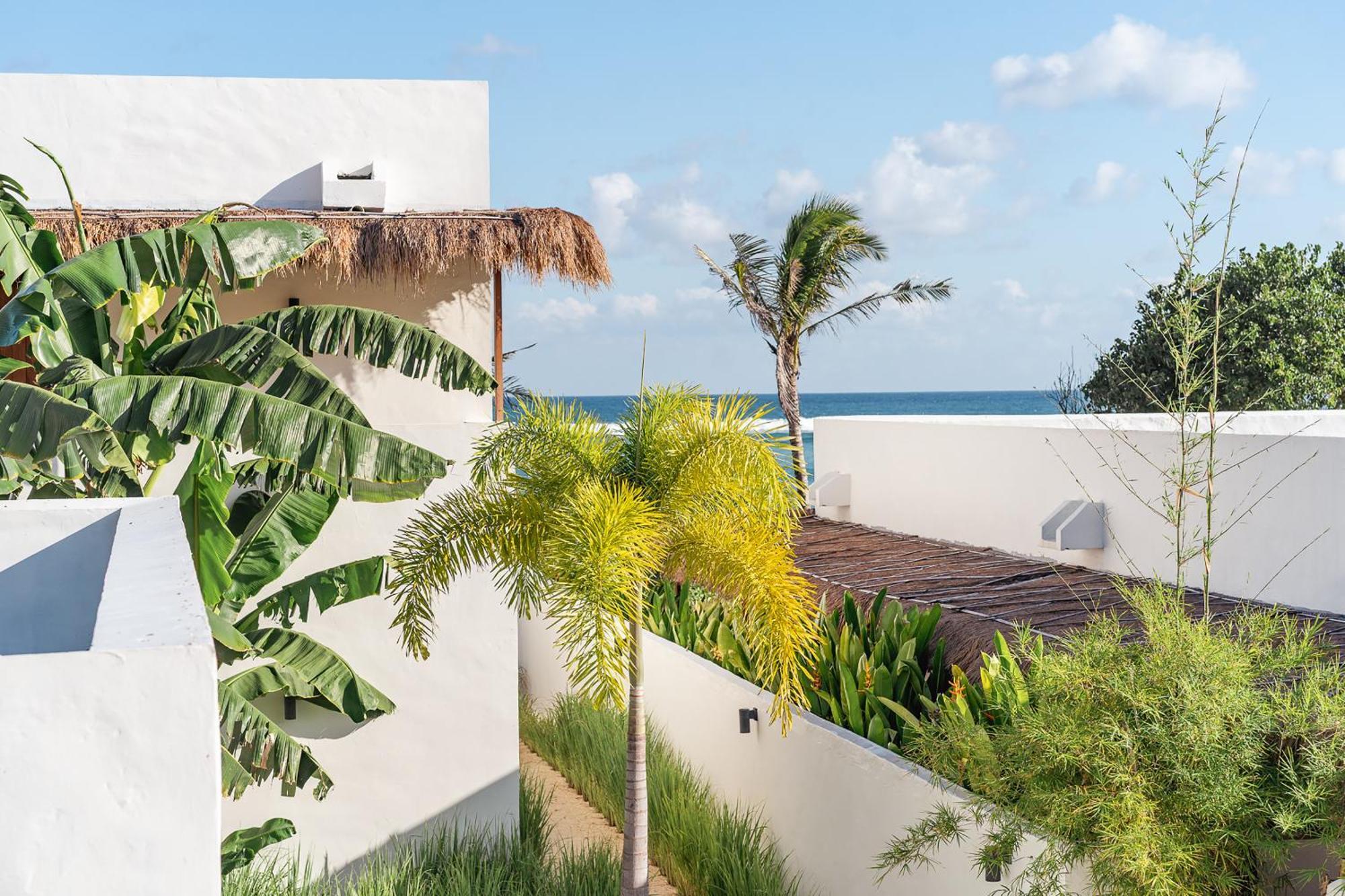 Amber Lombok Beach Resort セロング・ベラナク エクステリア 写真