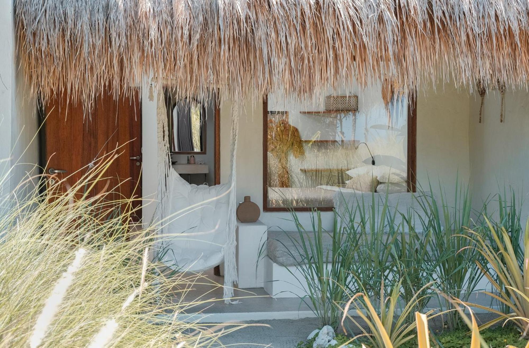 Amber Lombok Beach Resort セロング・ベラナク エクステリア 写真