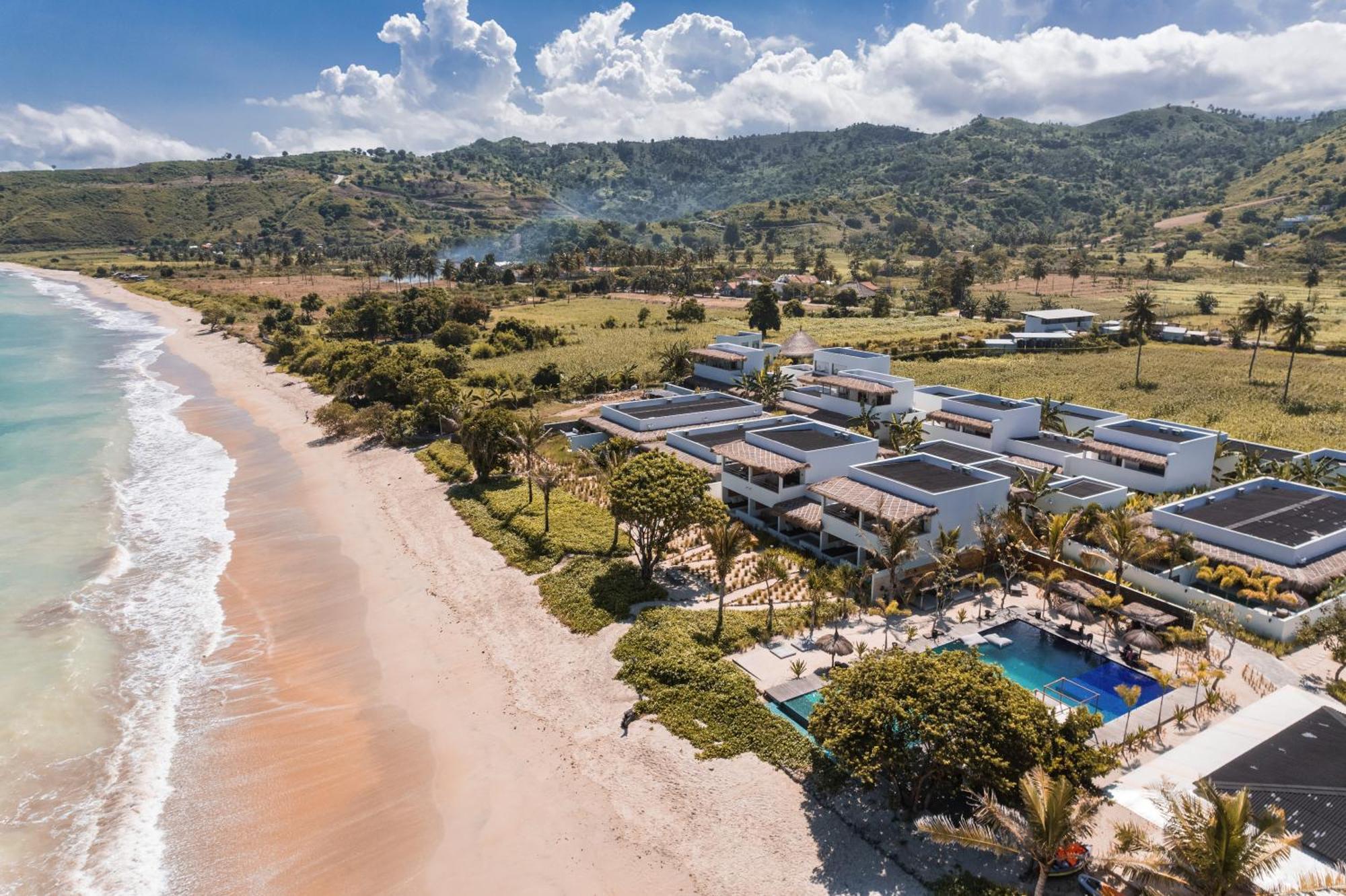 Amber Lombok Beach Resort セロング・ベラナク エクステリア 写真