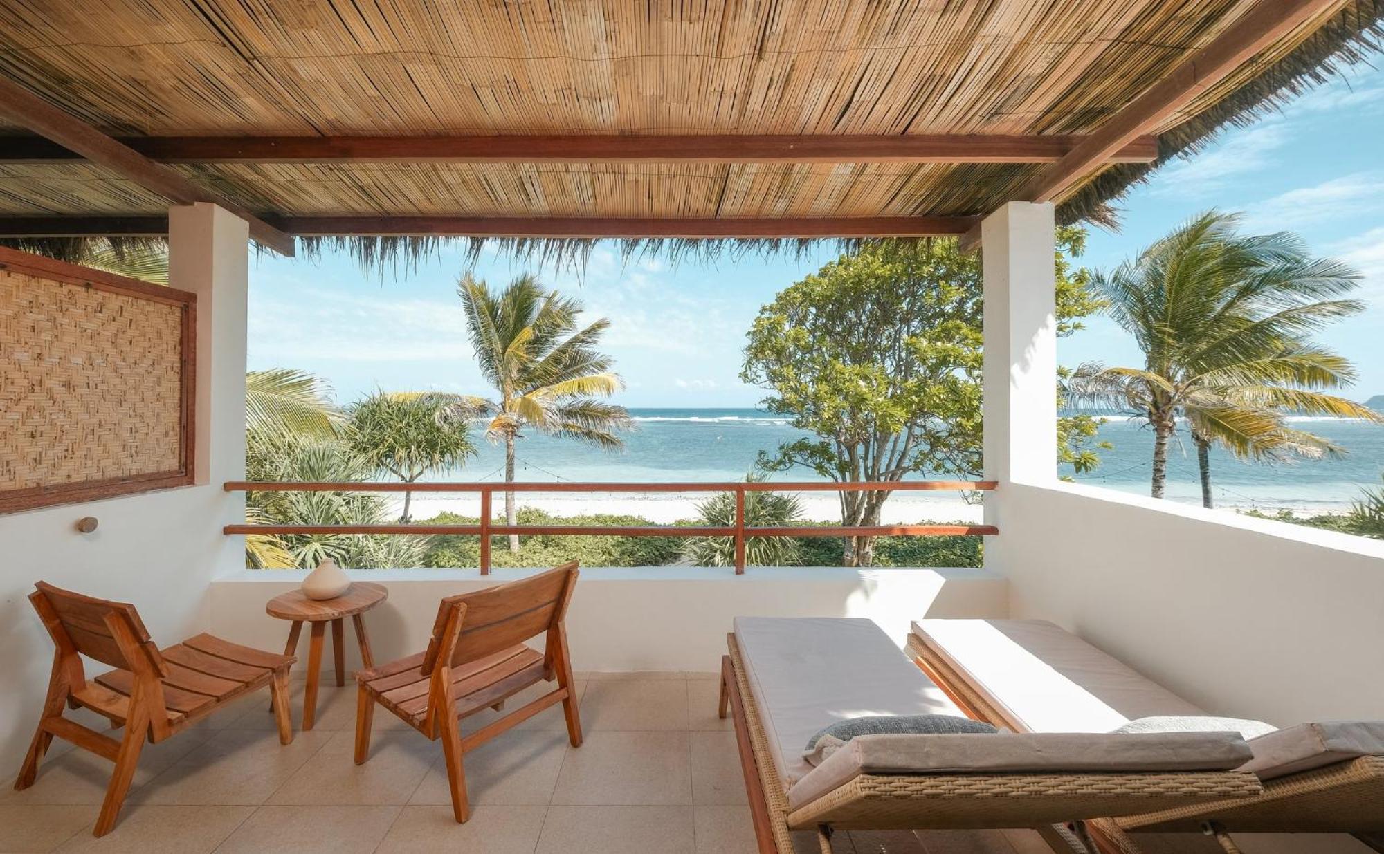 Amber Lombok Beach Resort セロング・ベラナク エクステリア 写真